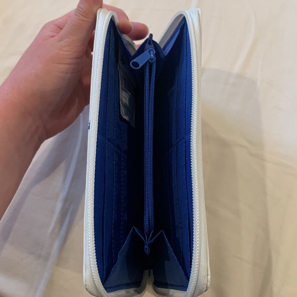 NWOT Disneyland Resort 60th Anniversary Diamond Celebration Wallet - Picture 2 of 2